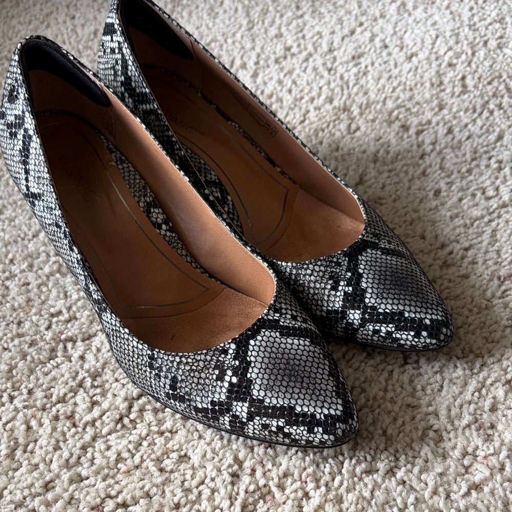 Vionic Black and Gray Snakeskin Heels